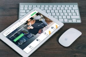 how to use notion as a crm for freelancers